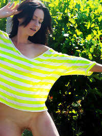 Janelle B Outdoors #00