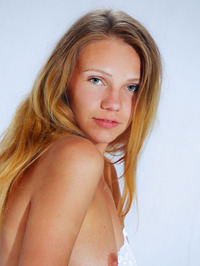 Presenting Elina De Leon #01