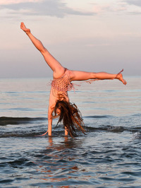 Leanne Shows Naked Flexible Body #13