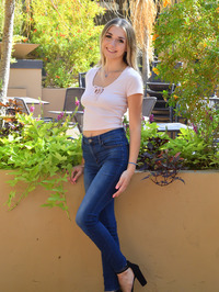 Exposing That Butt #12