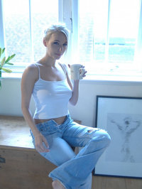 Pretty Blonde Hayley Marie Likes Art #01