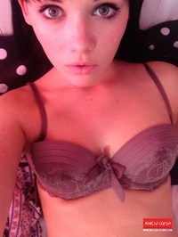 Attractive Mellisa Clarke - Self Shot Pics #02