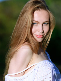 Tiffany Bene Hot Petite Body Outdoors #02