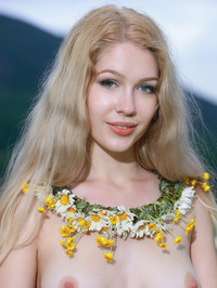 Genevieve Gandi #18
