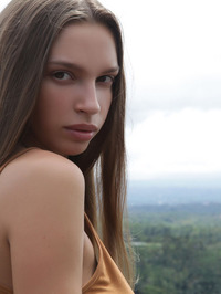 Statuesque stunner Elin #00