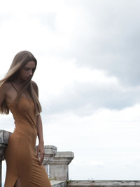 Statuesque stunner Elin #01