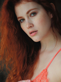 Pale skinned honey Adel C #00