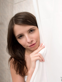 Jemma Under The Shower #00