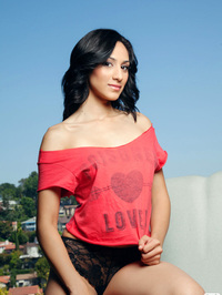 Centerfold Evelyn Garcia #01