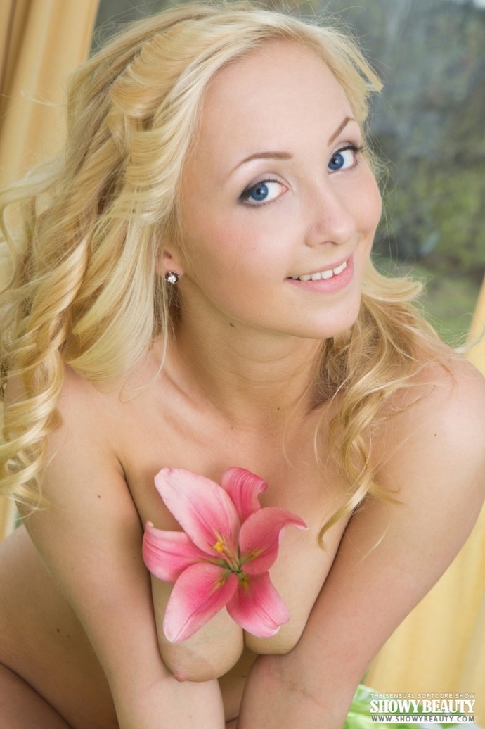 Linet Fleur Erotic Blonde 15