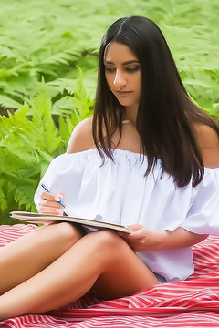Cira Nerri Gets Naked Outdoor