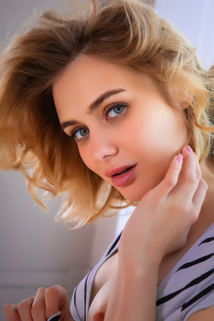 Gorgeous Alice Shea
