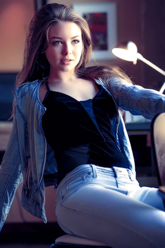 Lana Lea In Jeans