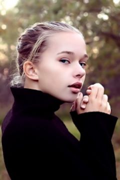 Beautiful faces by met-art