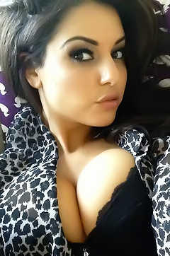 Charlotte Springer Sexy Selfies