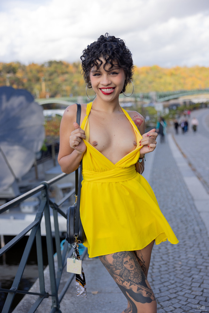 Adorable Lilith 02