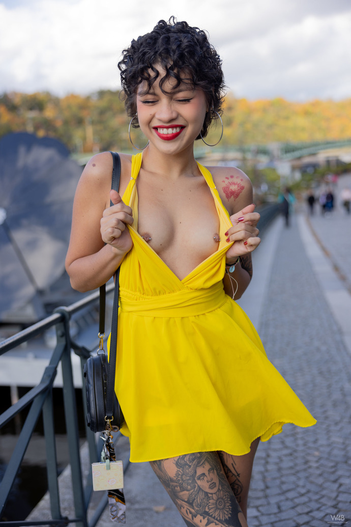 Adorable Lilith 03