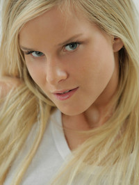 Marry Queen white hot sml #09